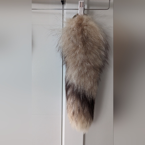 Fox Tail - Picture 2 of 4